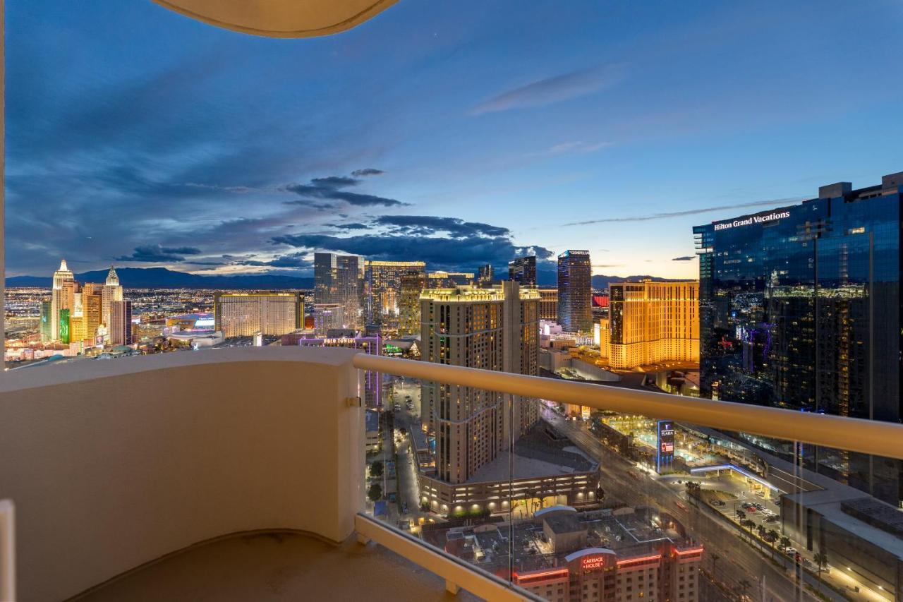 Hotel Lucky Gem Penthouse & Luxury At Signature Resort, Balcony Strip View 3505