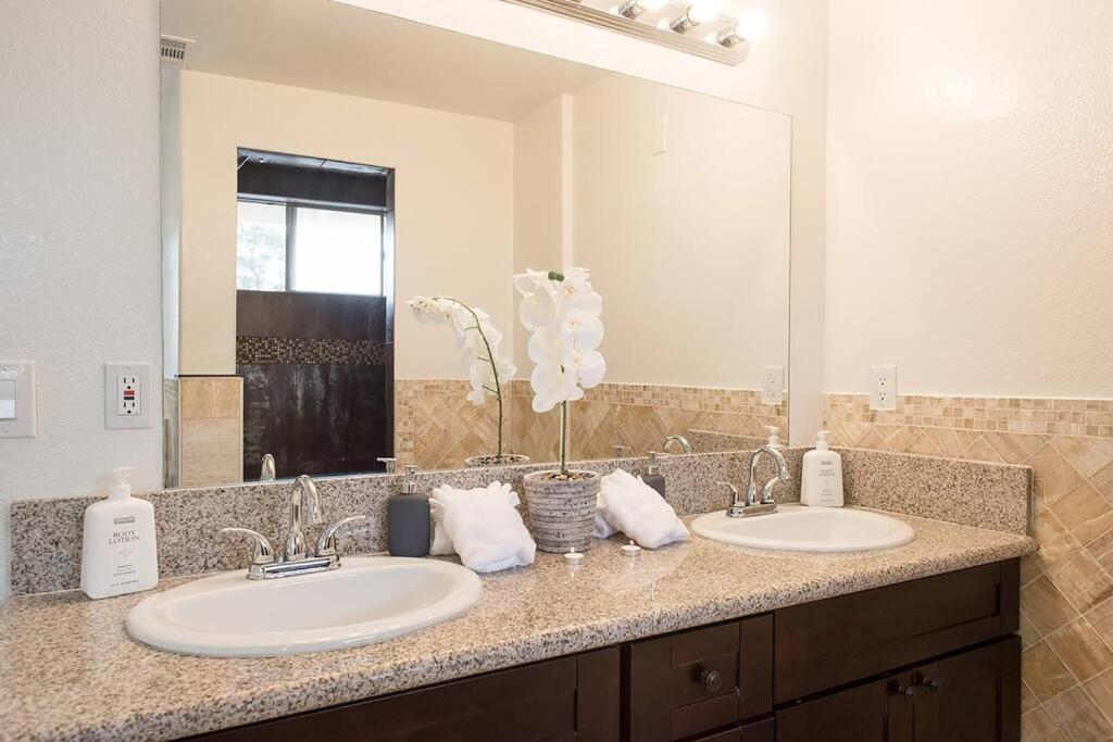 Villa Stunning 6br I 4ba Luxury Haven I 31 Nights Min I *