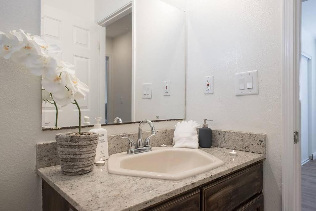 Stunning 6br I 4ba Luxury Haven I 31 Nights Min I *