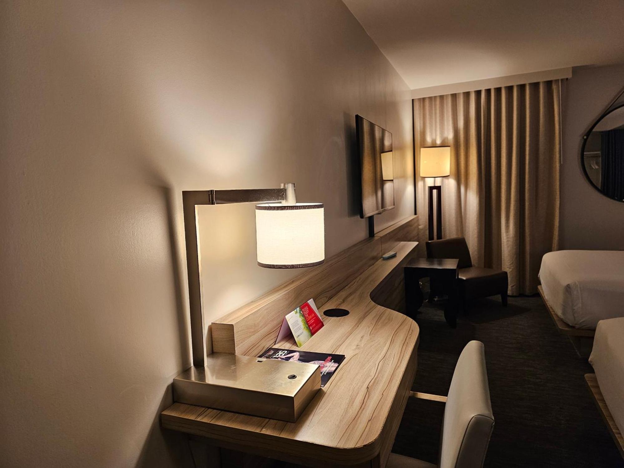 Hotel Coolest Bar Hoping Linq Casino Strip 4*
