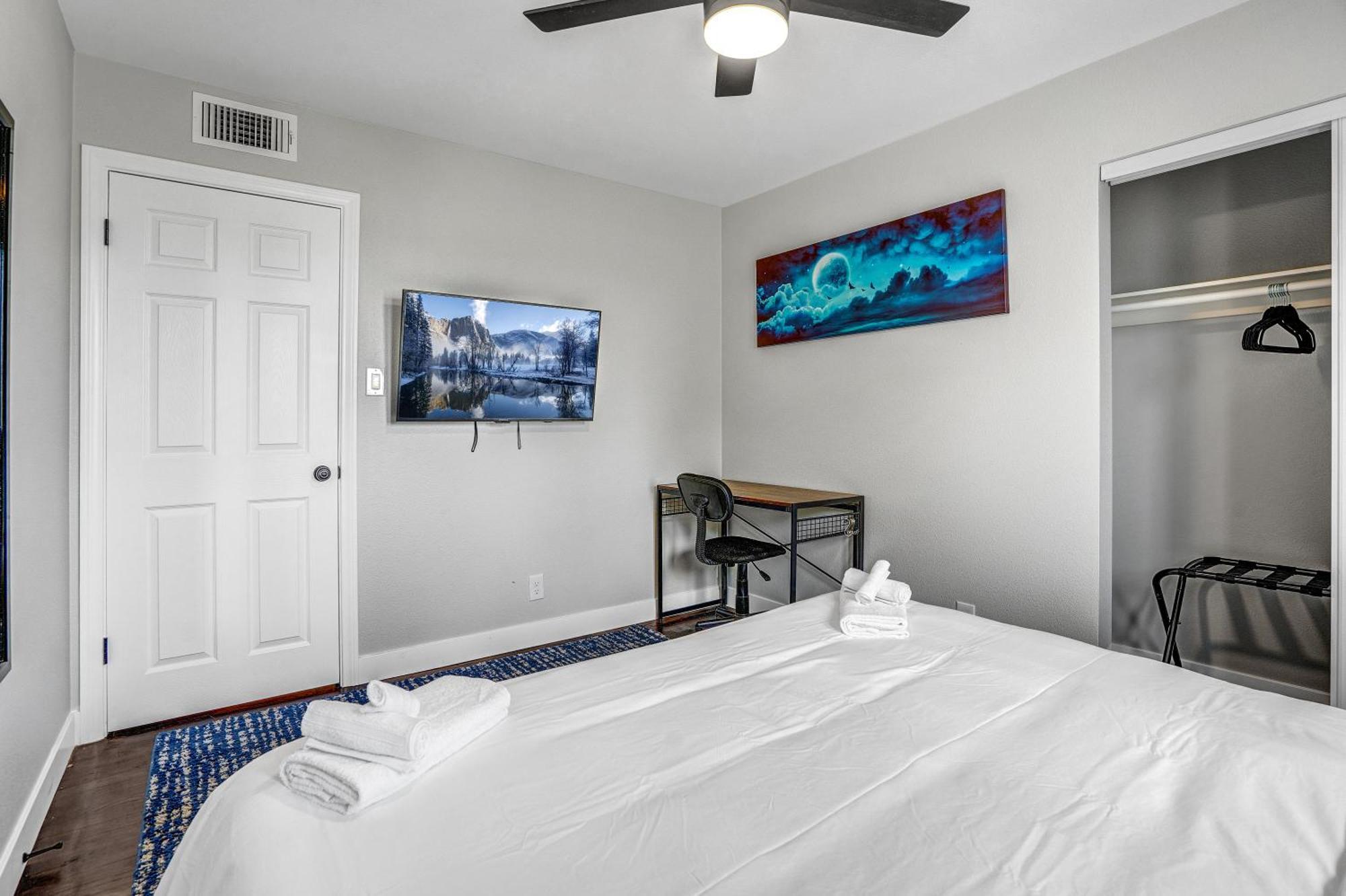 Сasa de vacaciones Family Reunion, Remodeled, King Beds, X-box, Desks *