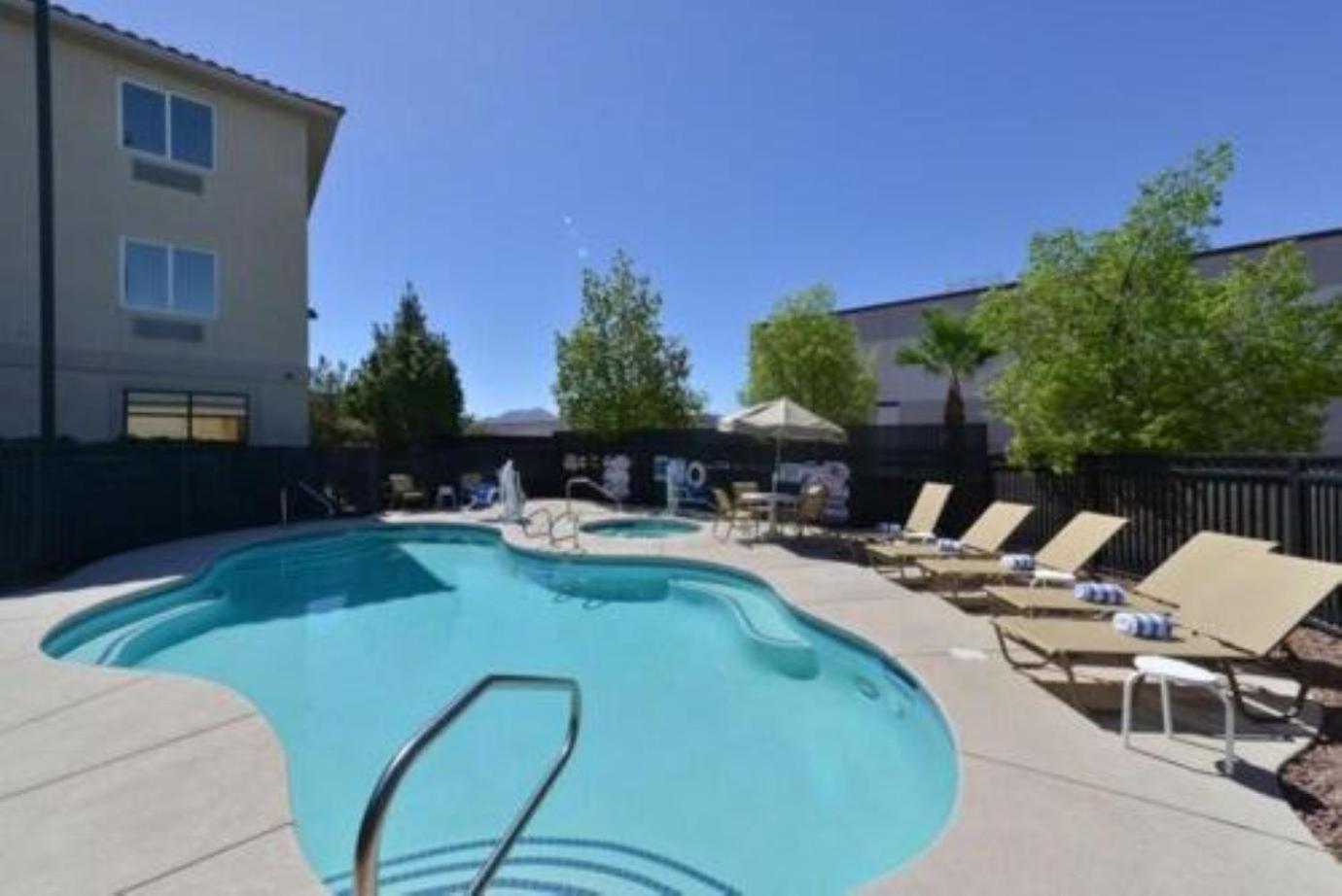Comfort & Vegas - Nellis Hotel 3*