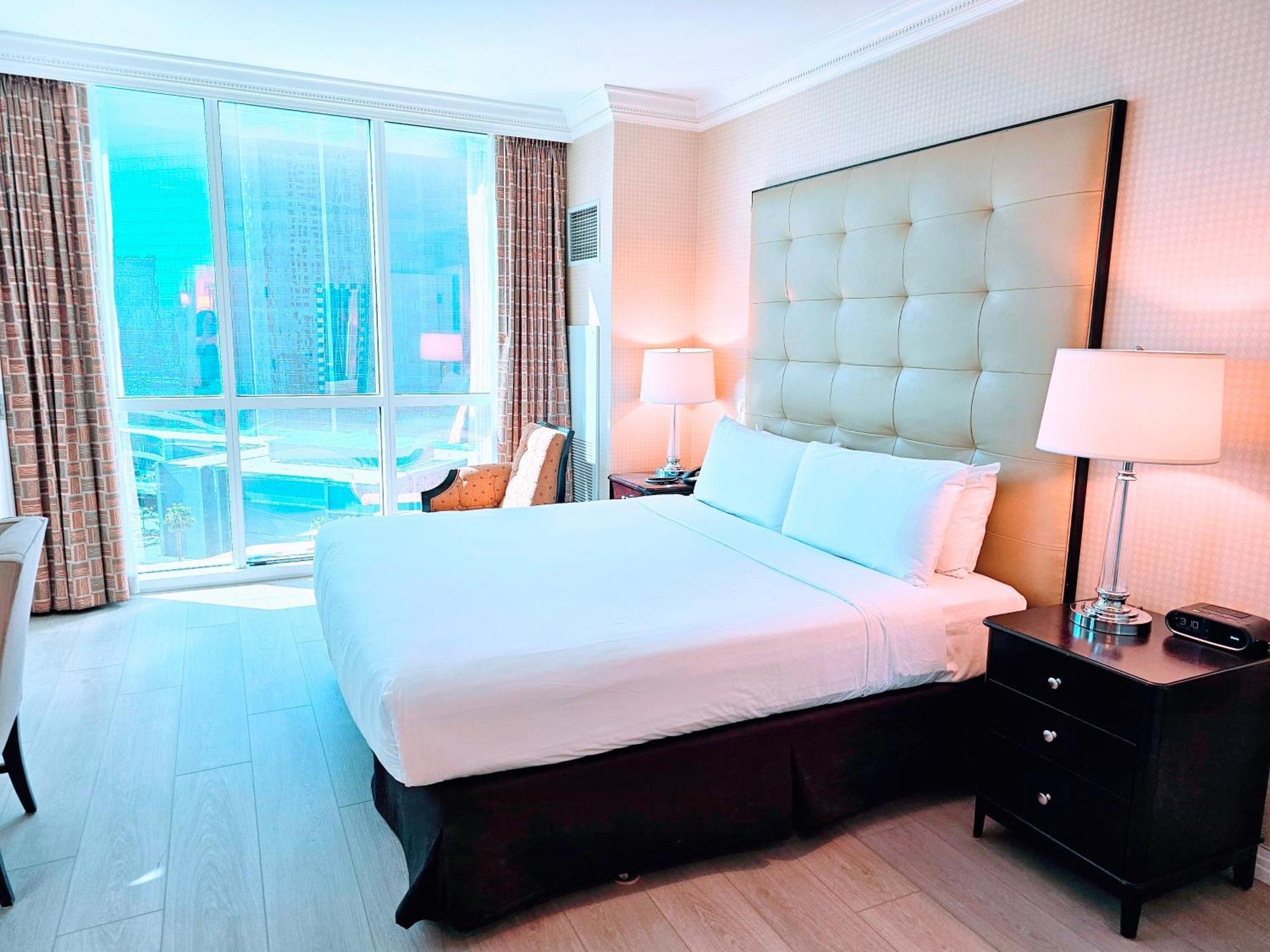 Strip & Sphere View - Separate Living - 2 Full Bath - Full Kitchen - Balcony - 900 Sqft - Mgm Signature 4* Las Vegas