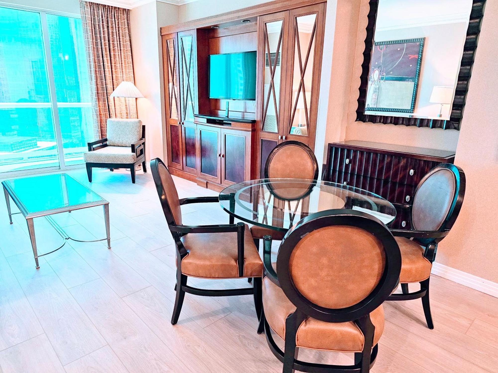 Strip & Sphere View - Separate Living - 2 Full Bath - Full Kitchen - Balcony - 900 Sqft - Mgm Signature Apartahotel