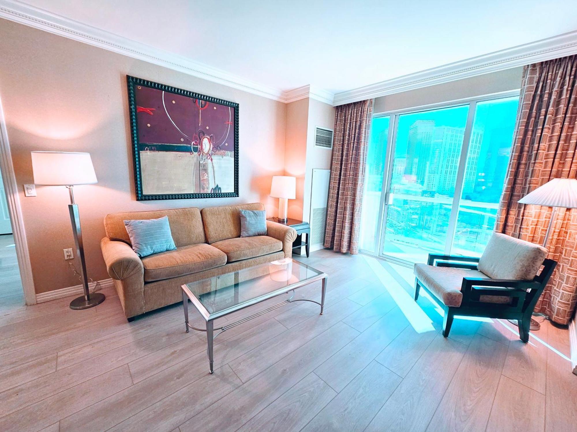 Strip & Sphere View - Separate Living - 2 Full Bath - Full Kitchen - Balcony - 900 Sqft - Mgm Signature Las Vegas