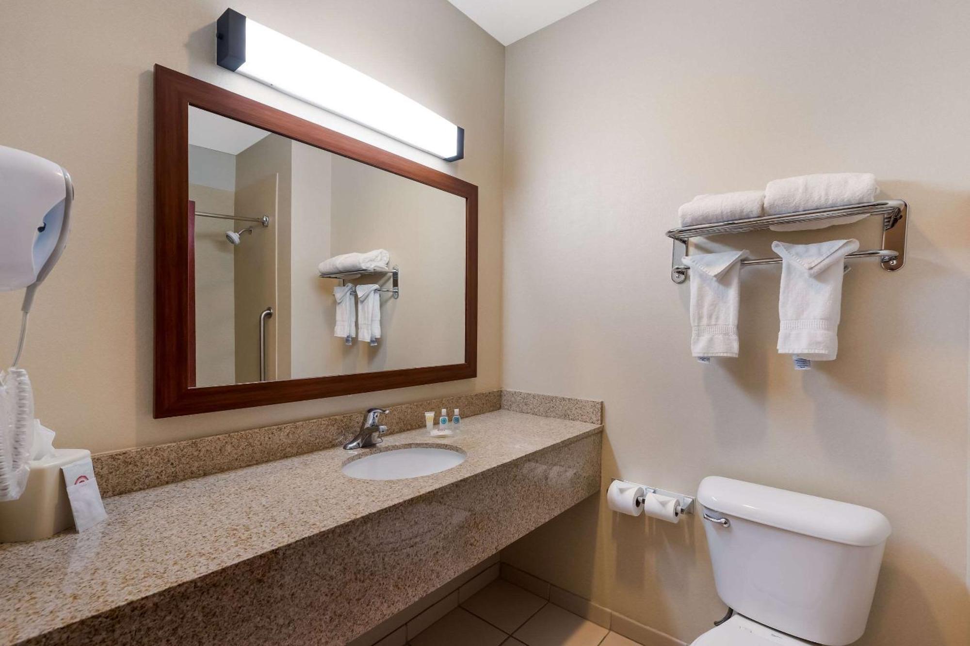 Comfort & Vegas - Nellis Hotel