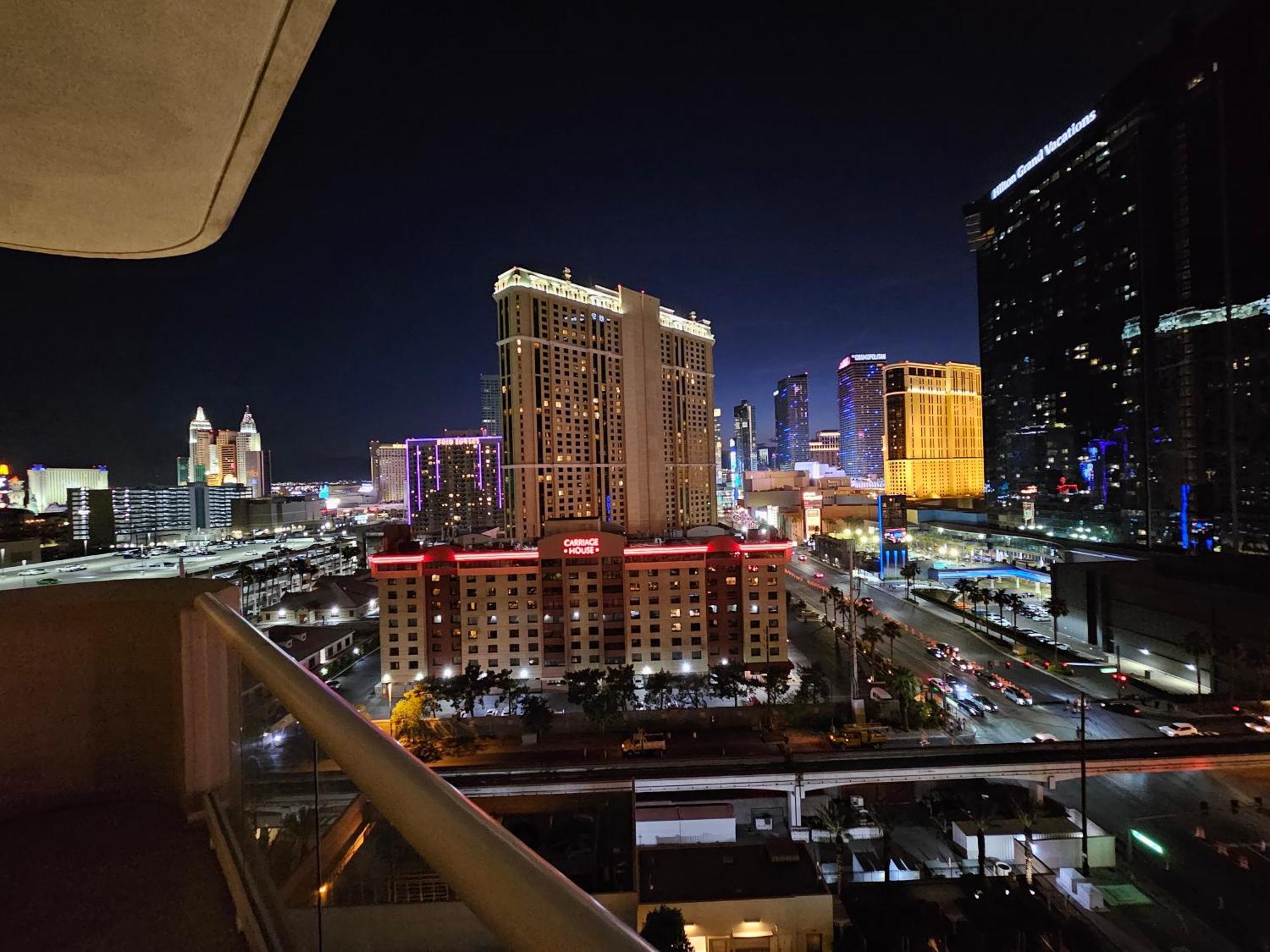 Strip & Sphere View - Separate Living - 2 Full Bath - Full Kitchen - Balcony - 900 Sqft - Mgm Signature Apartahotel 4*