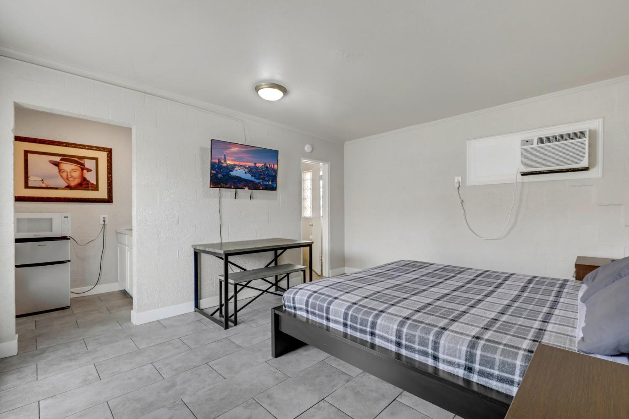 Motel Desert Moon 2*