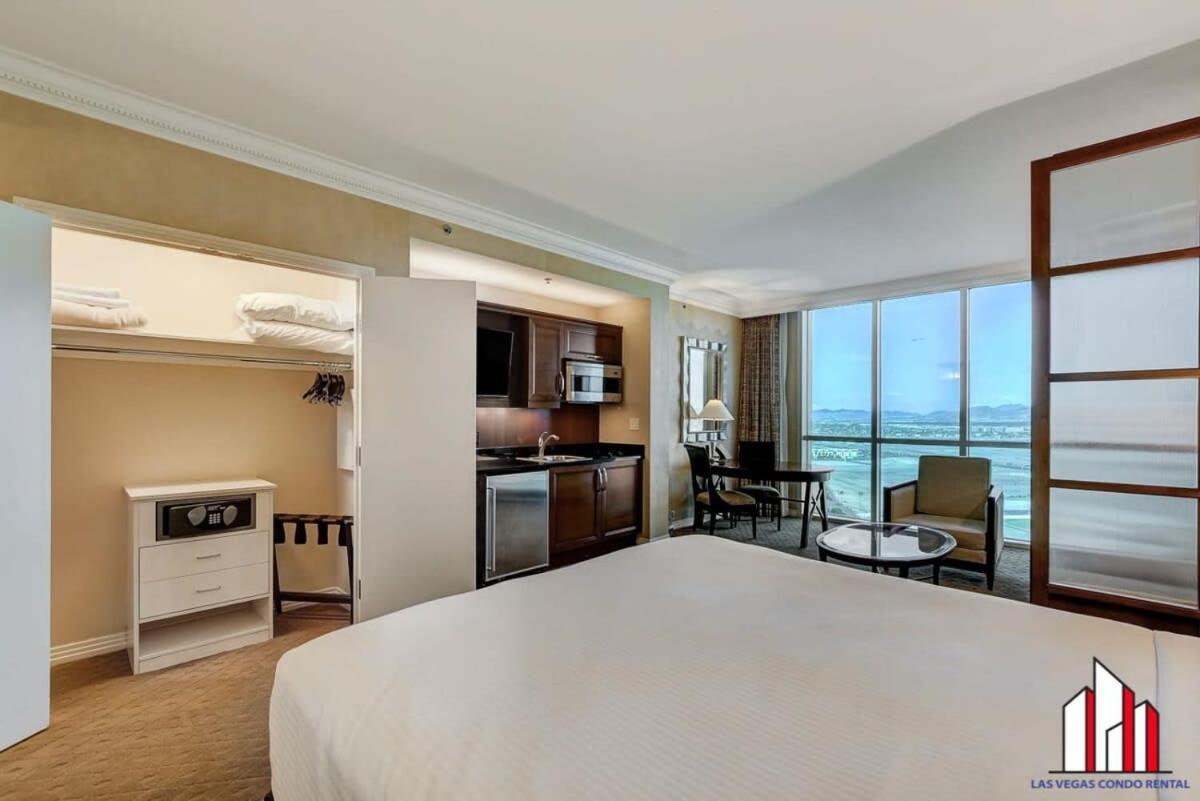 Signature 2br3ba Balcony Combo Units 20-618 And 20