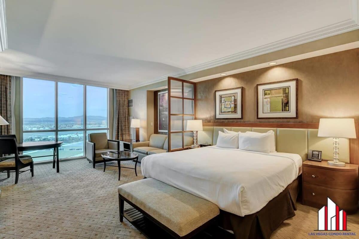 Signature 2br3ba Balcony Combo Units 20-618 And 20