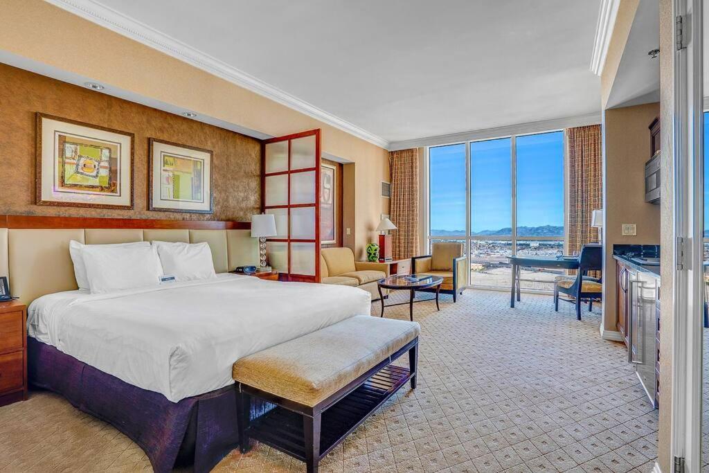 Apartahotel Experience Unparalleled Luxury At The Sinatra *