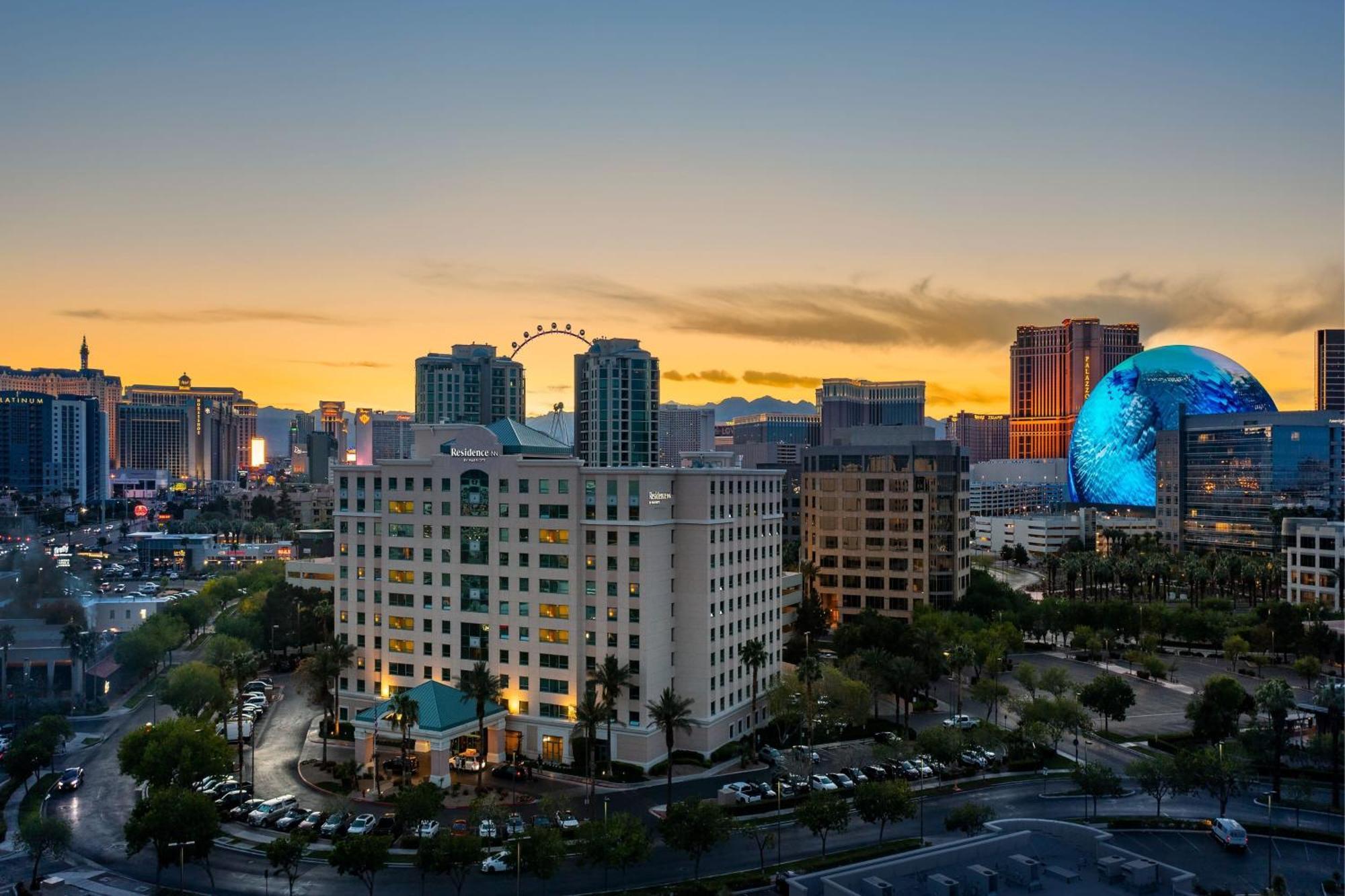 By Marriott Vegas Hughes Center Hotel 3*
