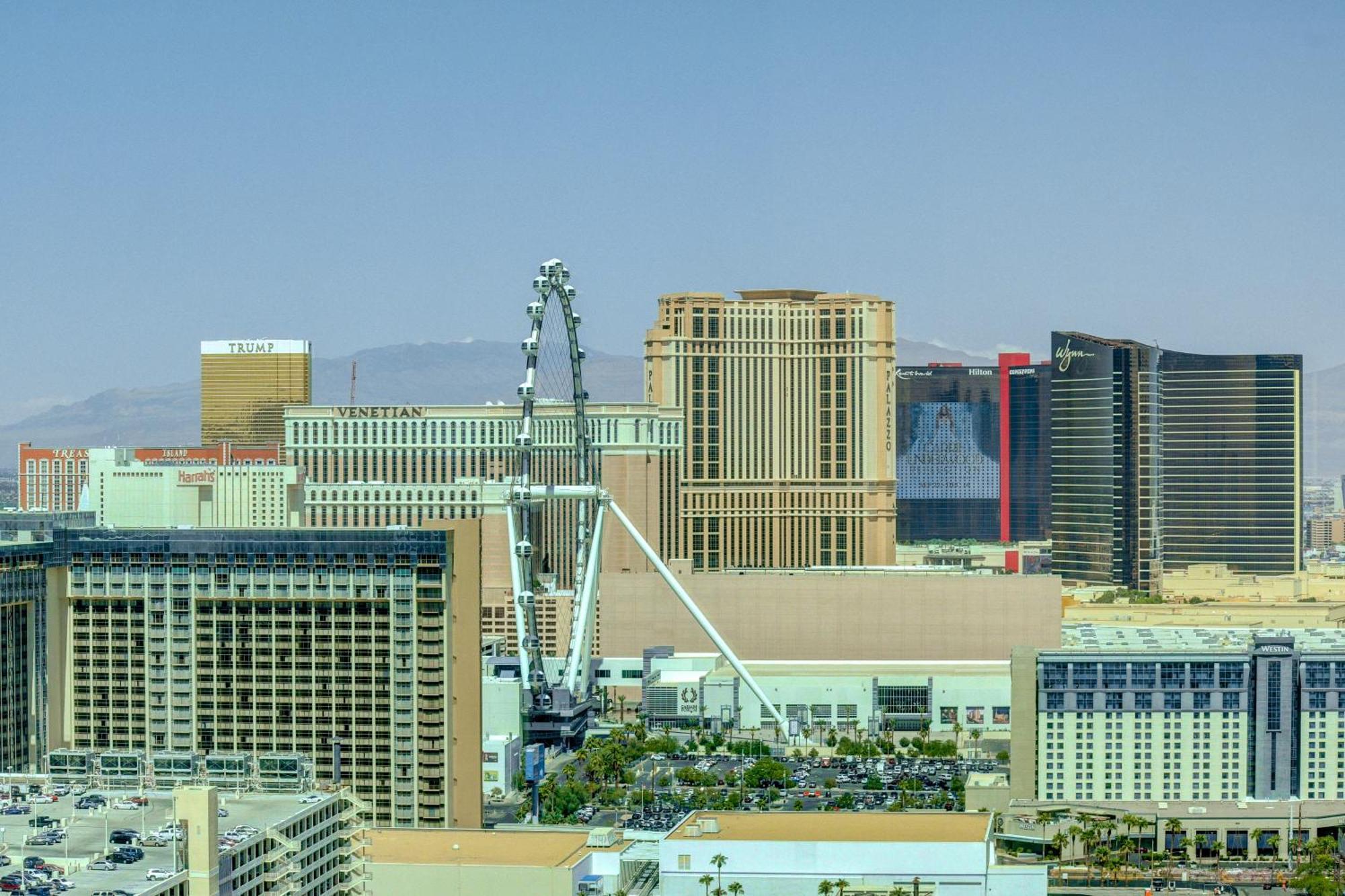 30th Ph Mgm With Breathtaking Views Of The Strip Apartahotel