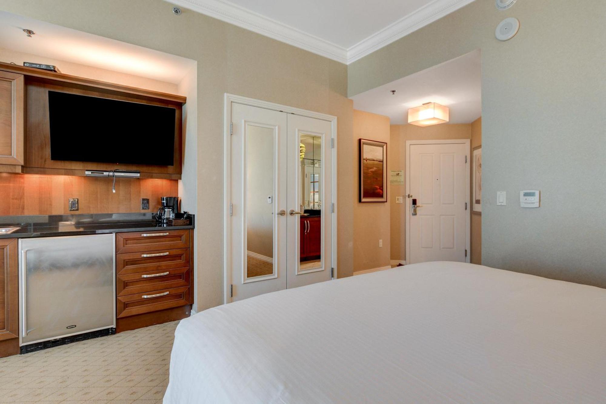 30th Ph Mgm With Breathtaking Views Of The Strip Apartahotel