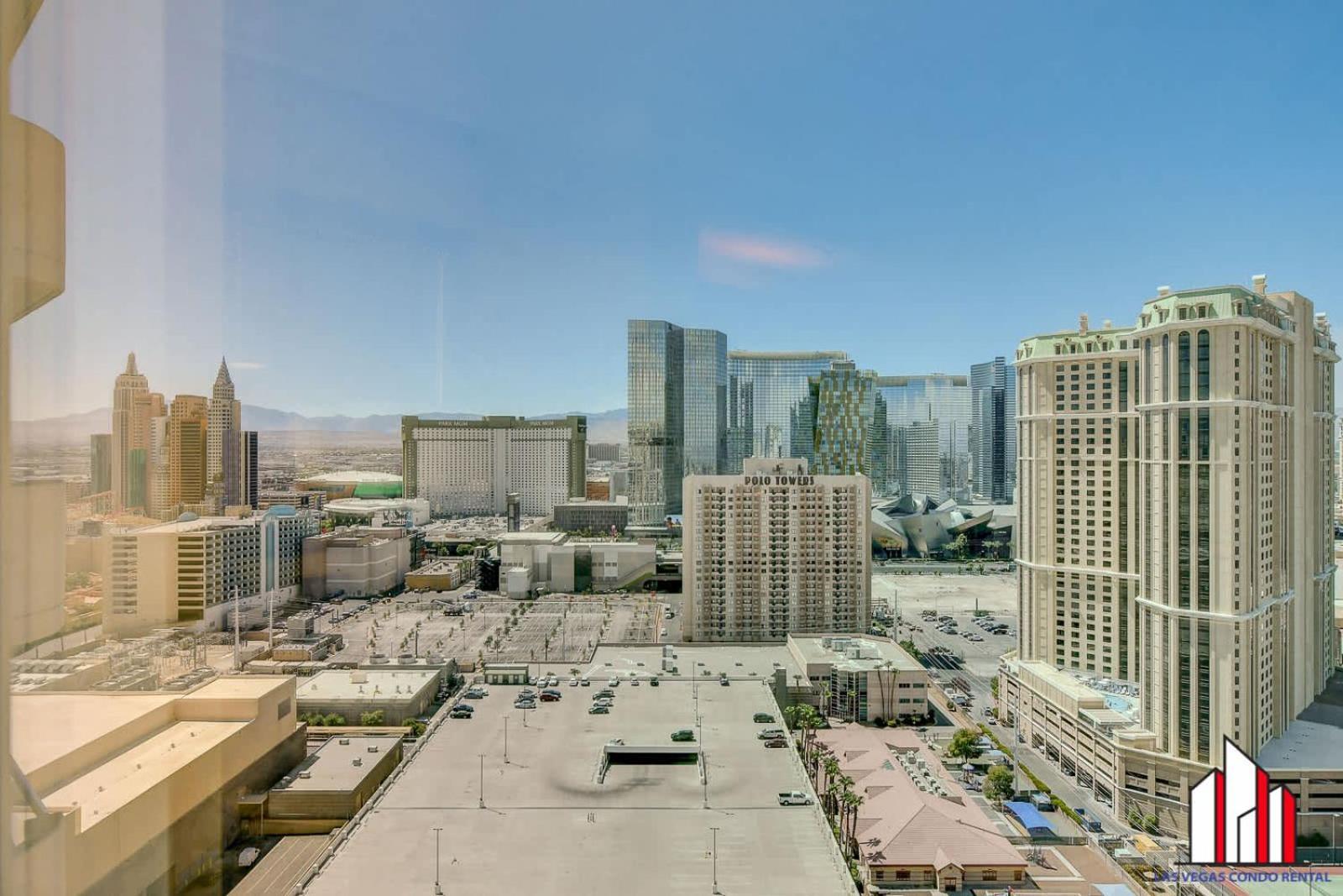 Mgm Signature-25-611 Strip View Jacuzzi