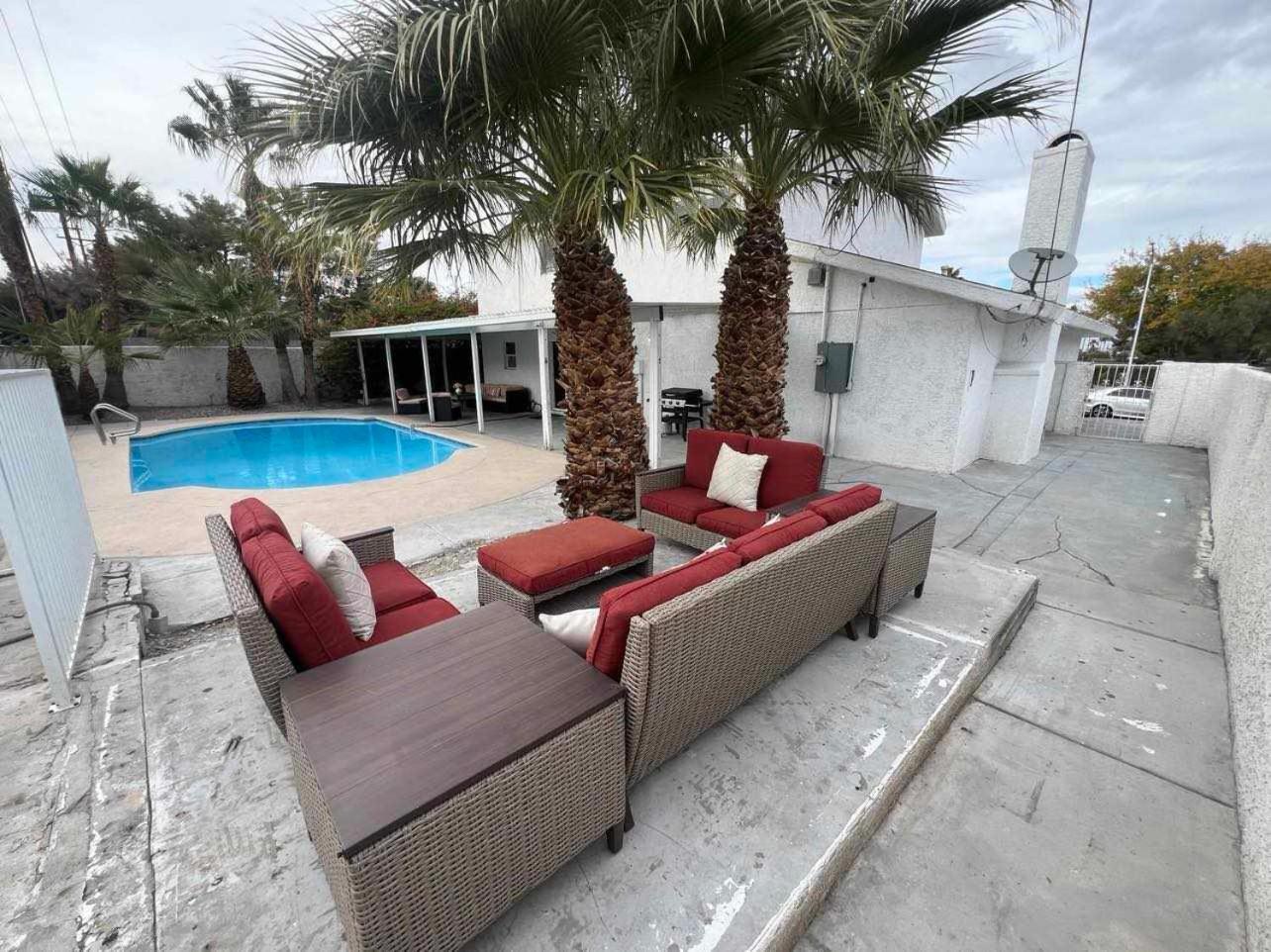 The Vegas Escape - Near The Airport/strip With Pool Сasa de vacaciones