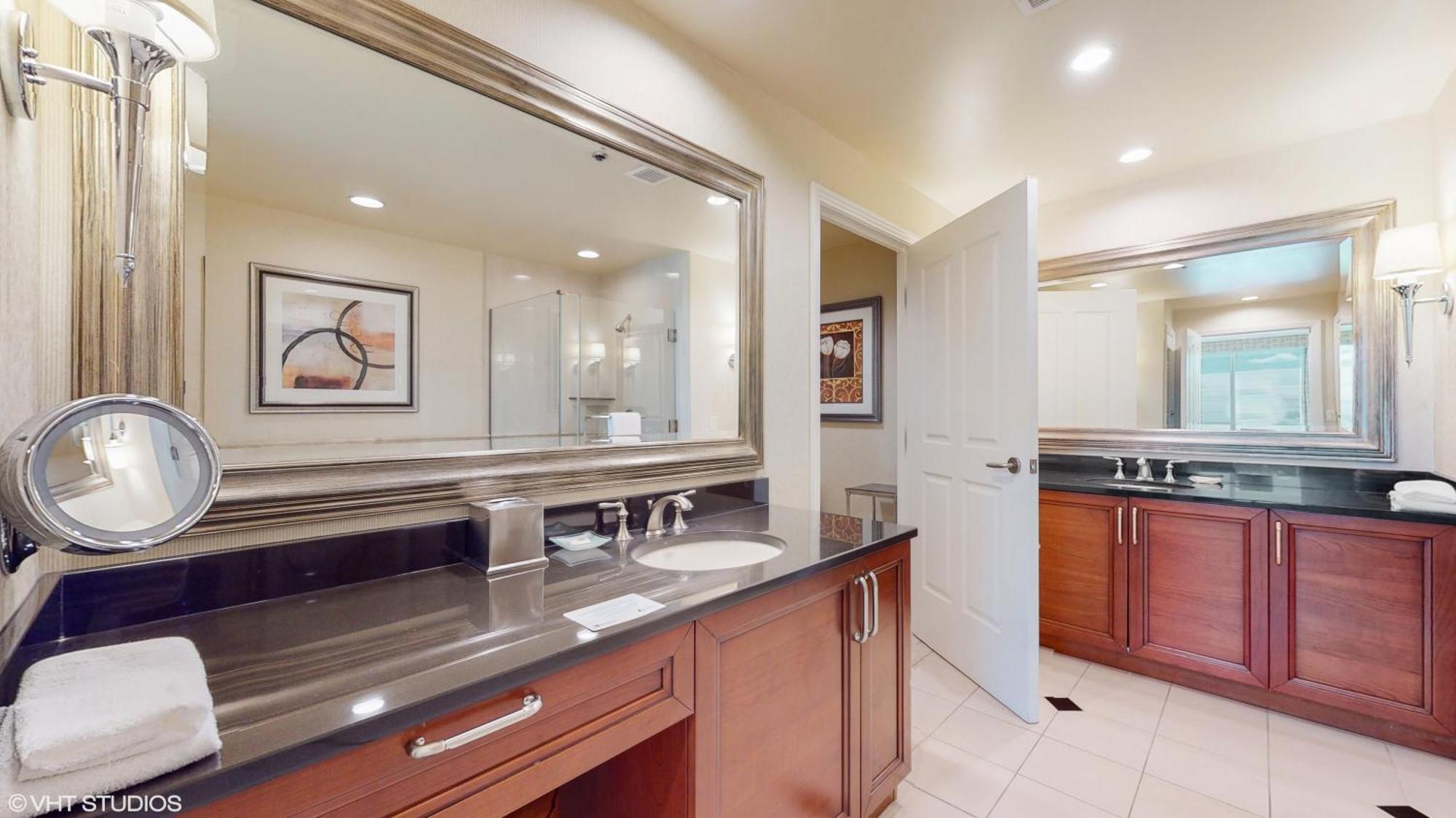 Apartahotel Lady Luck's Vista - Private Balcony - Full Kitchen - Two Full Baths - Jetted Tub - Full Mgm Grand Access W No Fee At Mgm Signature