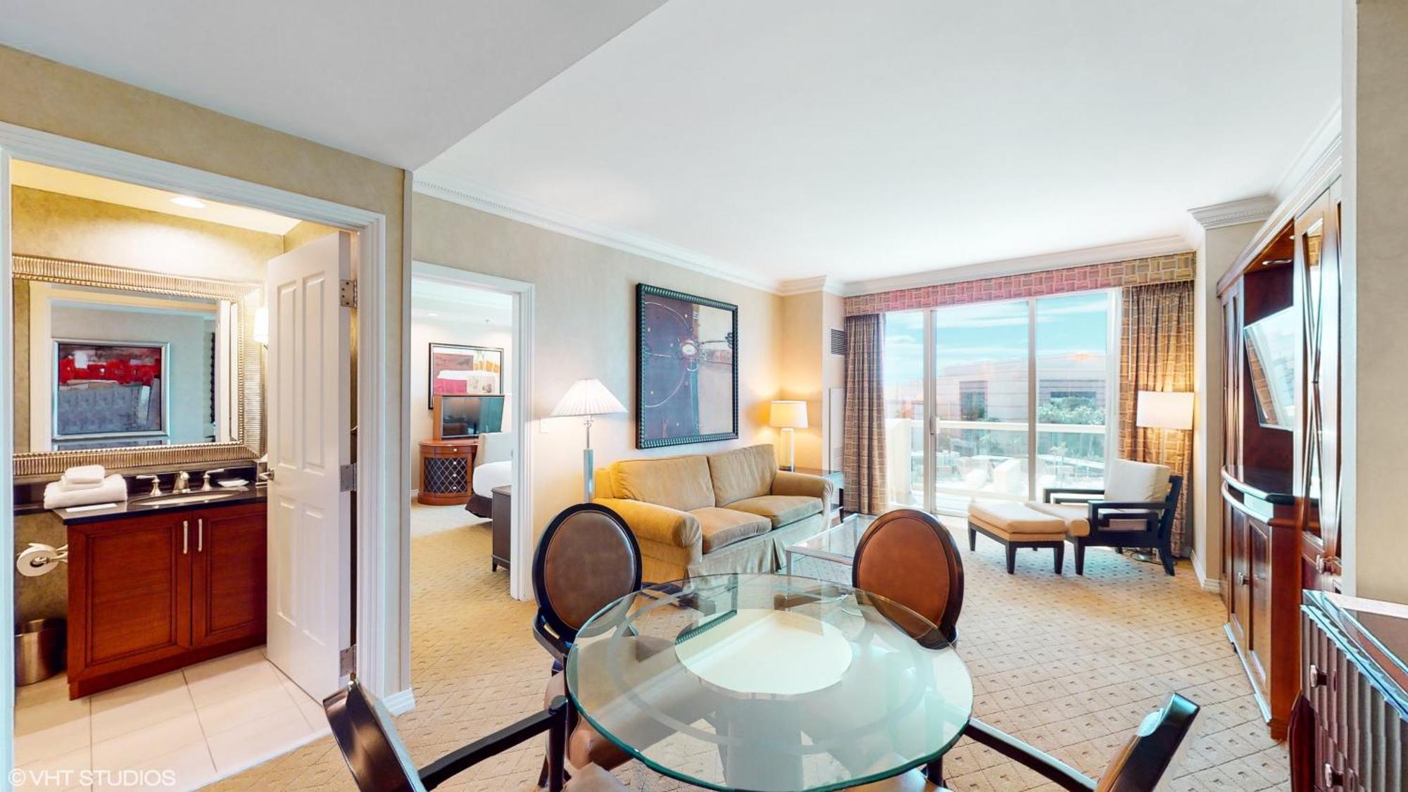 Lady Luck's Vista - Private Balcony - Full Kitchen - Two Full Baths - Jetted Tub - Full Mgm Grand Access W No Fee At Mgm Signature Apartahotel Las Vegas