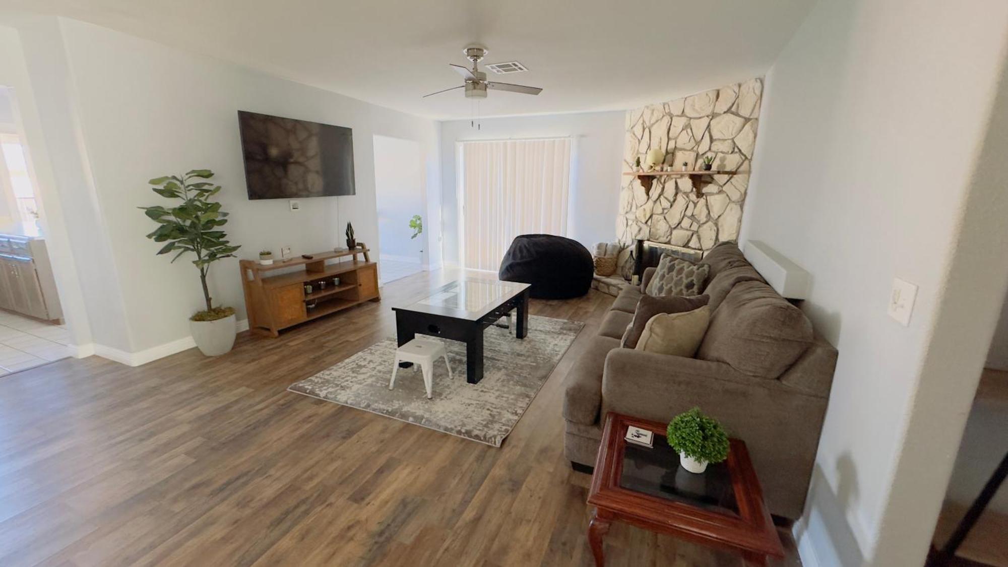 Molino 3 Bedroom 2 Bath With Pool *