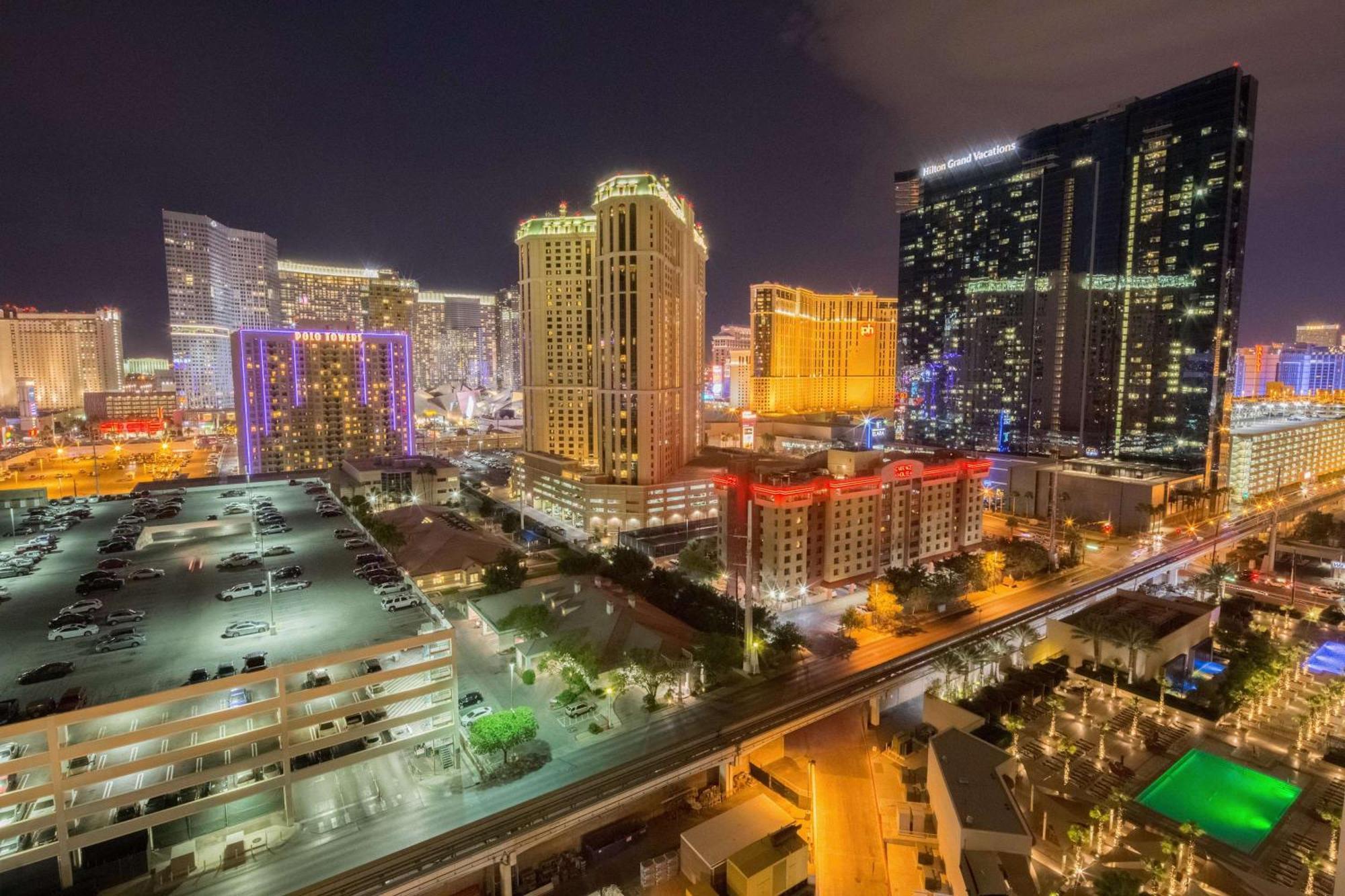 No Fee Strip View Balcony+ Valet Parking Сasa de vacaciones Las Vegas