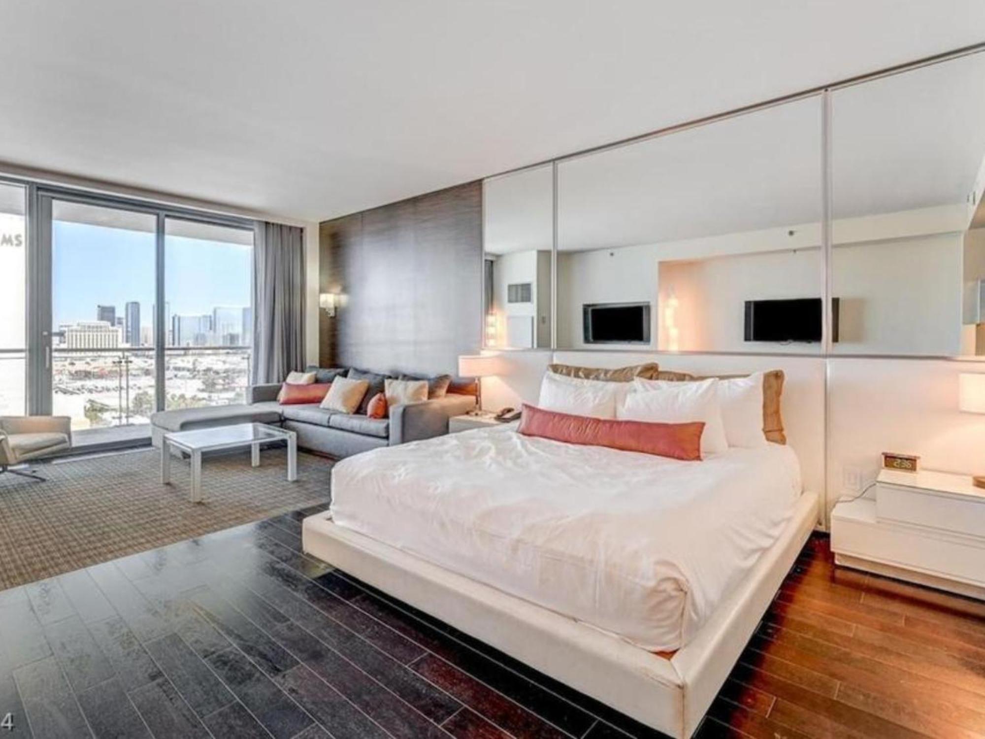 Palms Place By Zelloo * Las Vegas