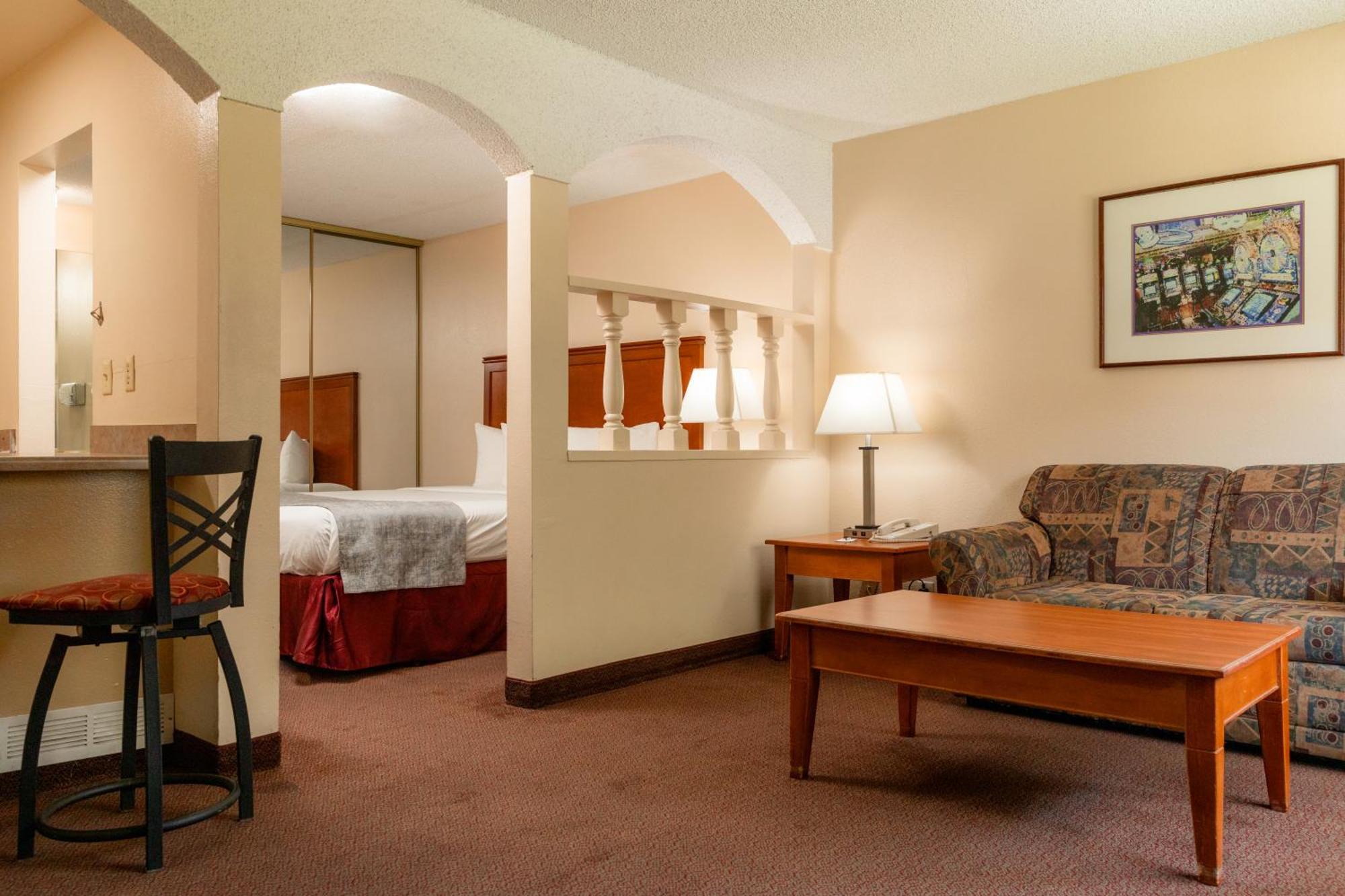 Mardi Gras & Casino Hotel 3*