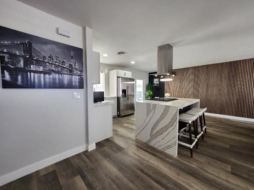 Сasa de vacaciones Stylish 4br Oasis - Luxe Backyard Bbq *