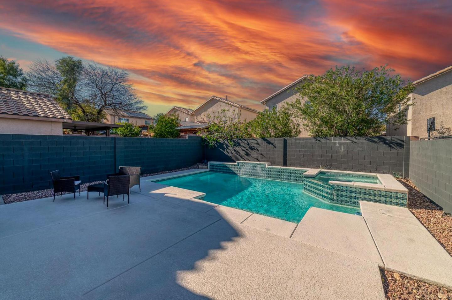 Luxury 3br Near Strip, Hot & Pool, Gazebo, Bbq *