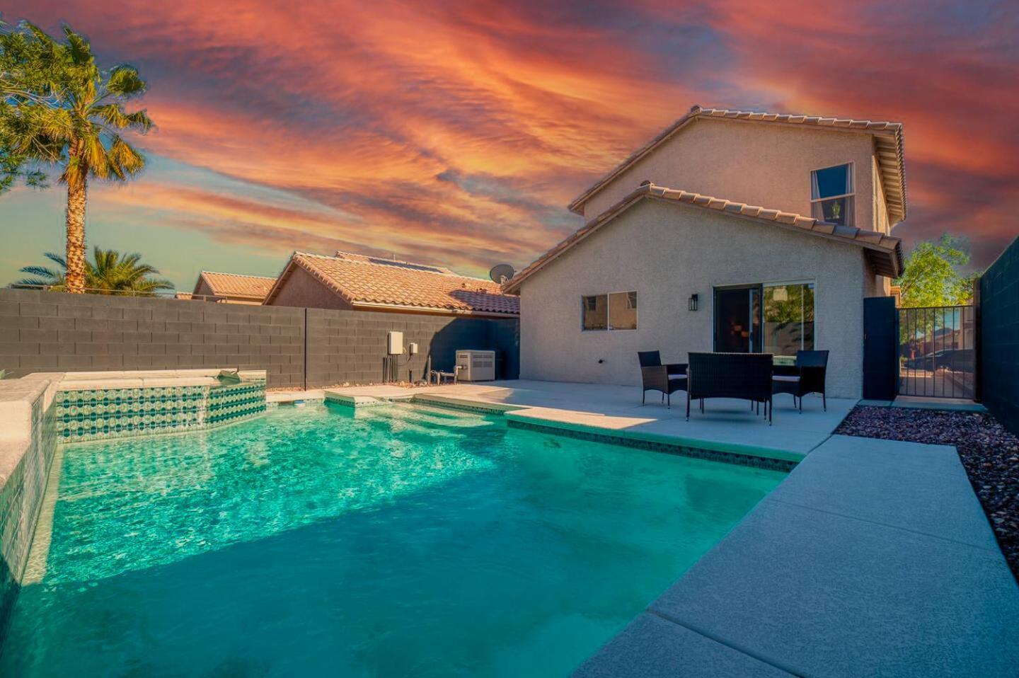 Luxury 3br Near Strip, Hot & Pool, Gazebo, Bbq Villa