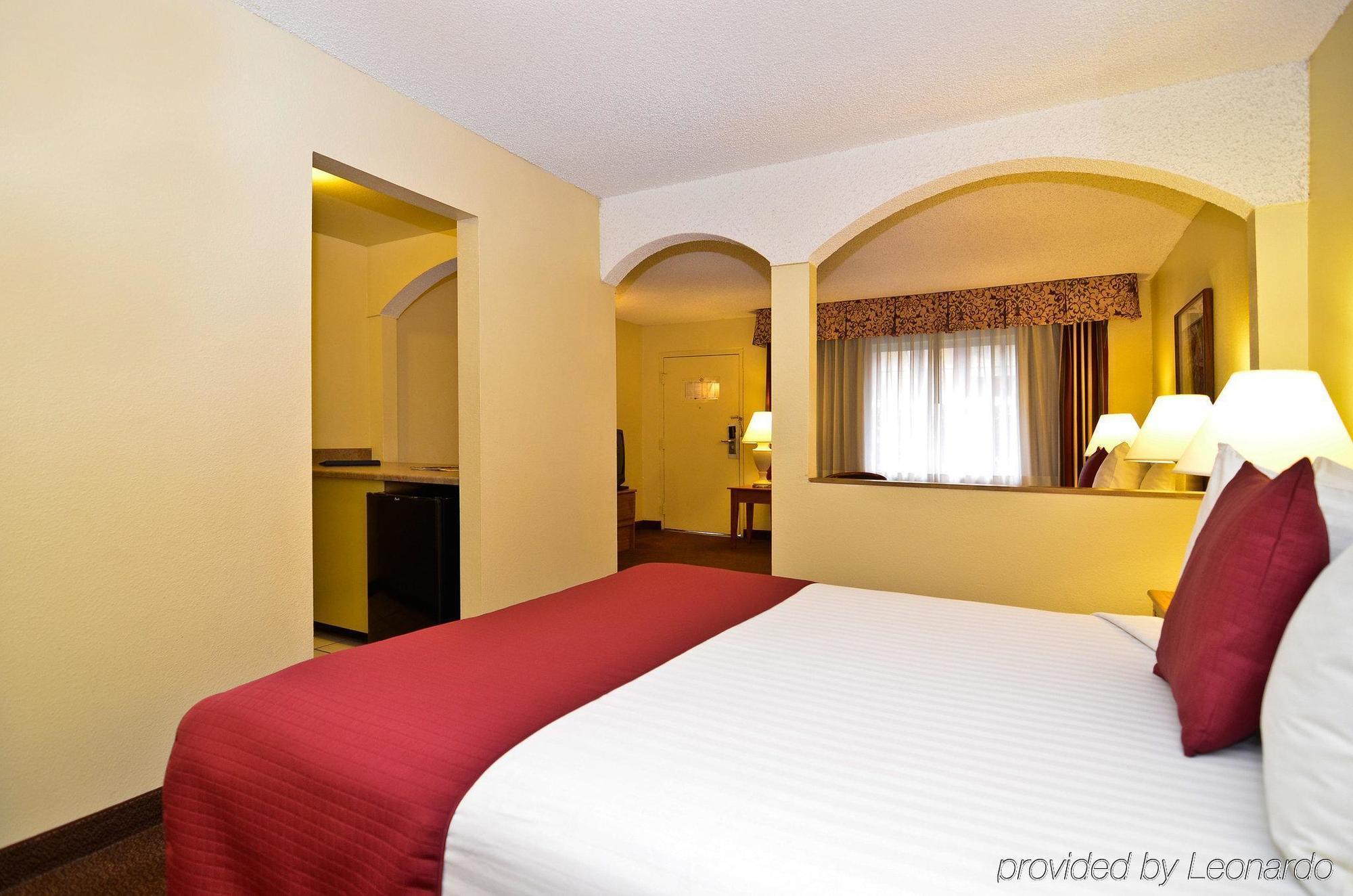 Mardi Gras & Casino Hotel 3*