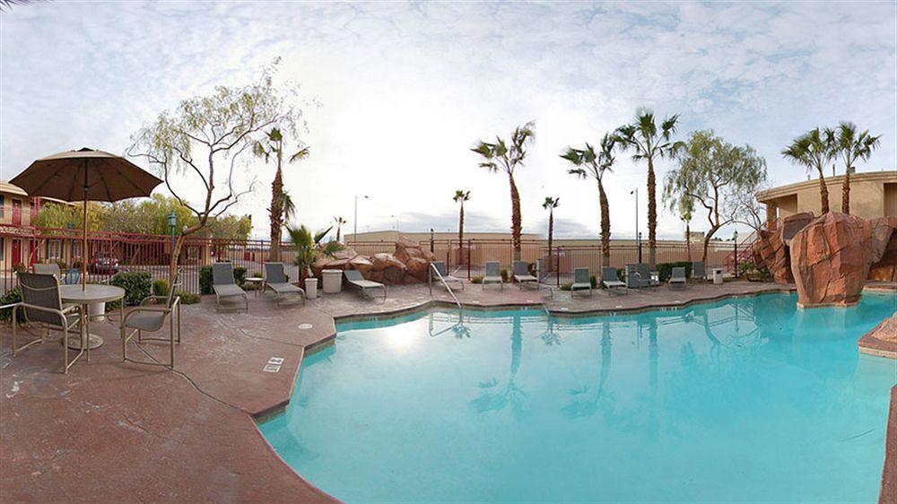 Red Roof Vegas Hotel