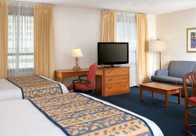 By Marriott Vegas Hughes Center Hotel 3*