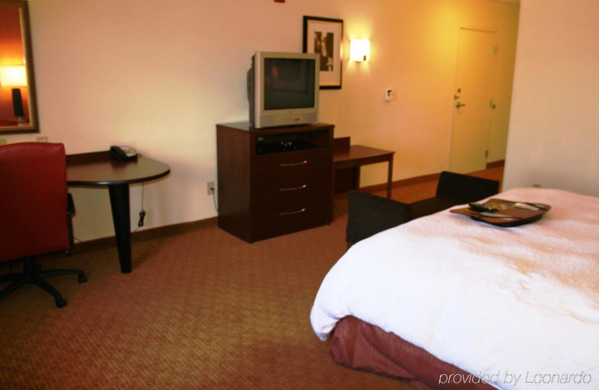 Hampton & Vegas-red Rock/summerlin 3*