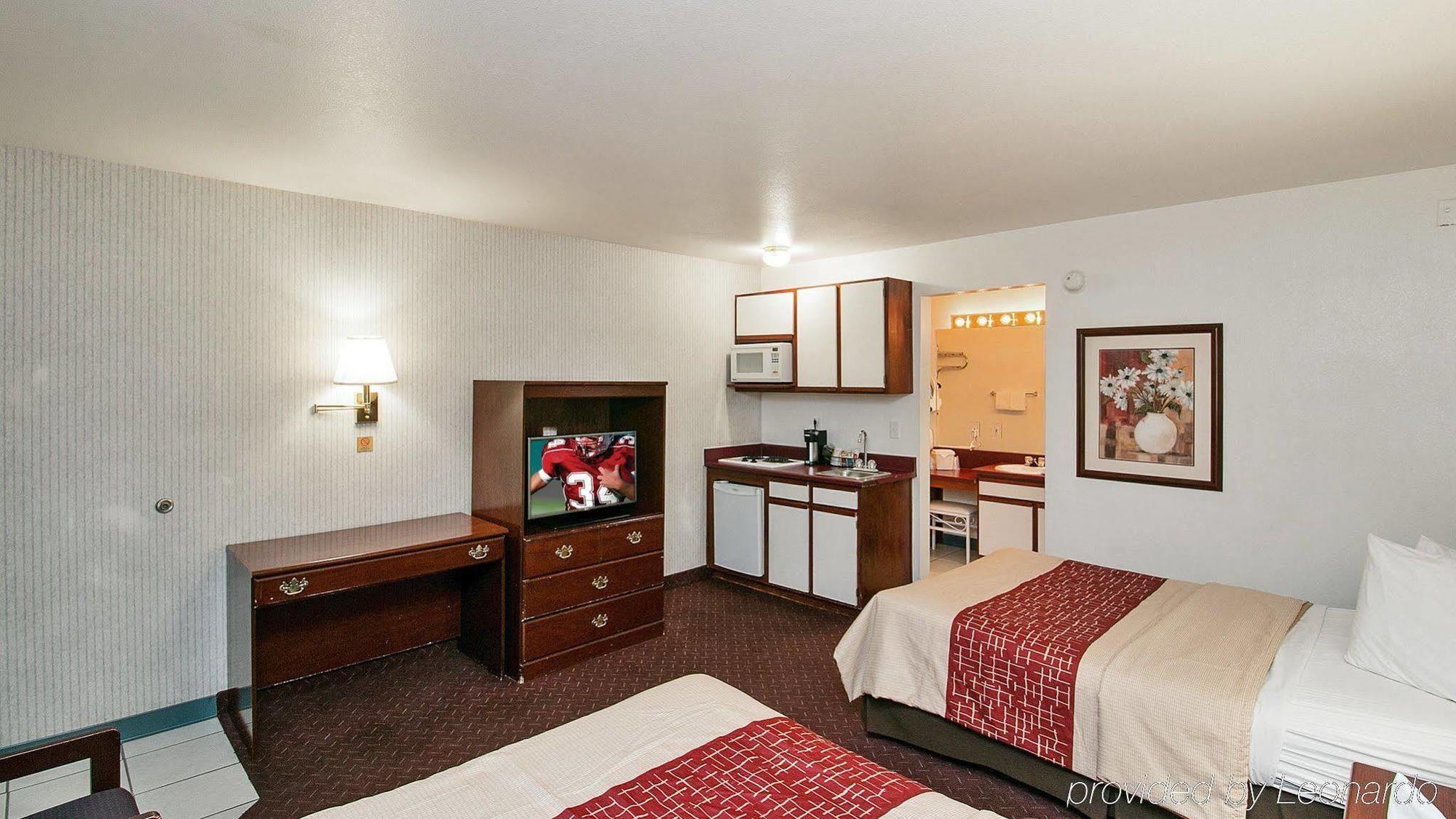 Hotel Red Roof Vegas 2*