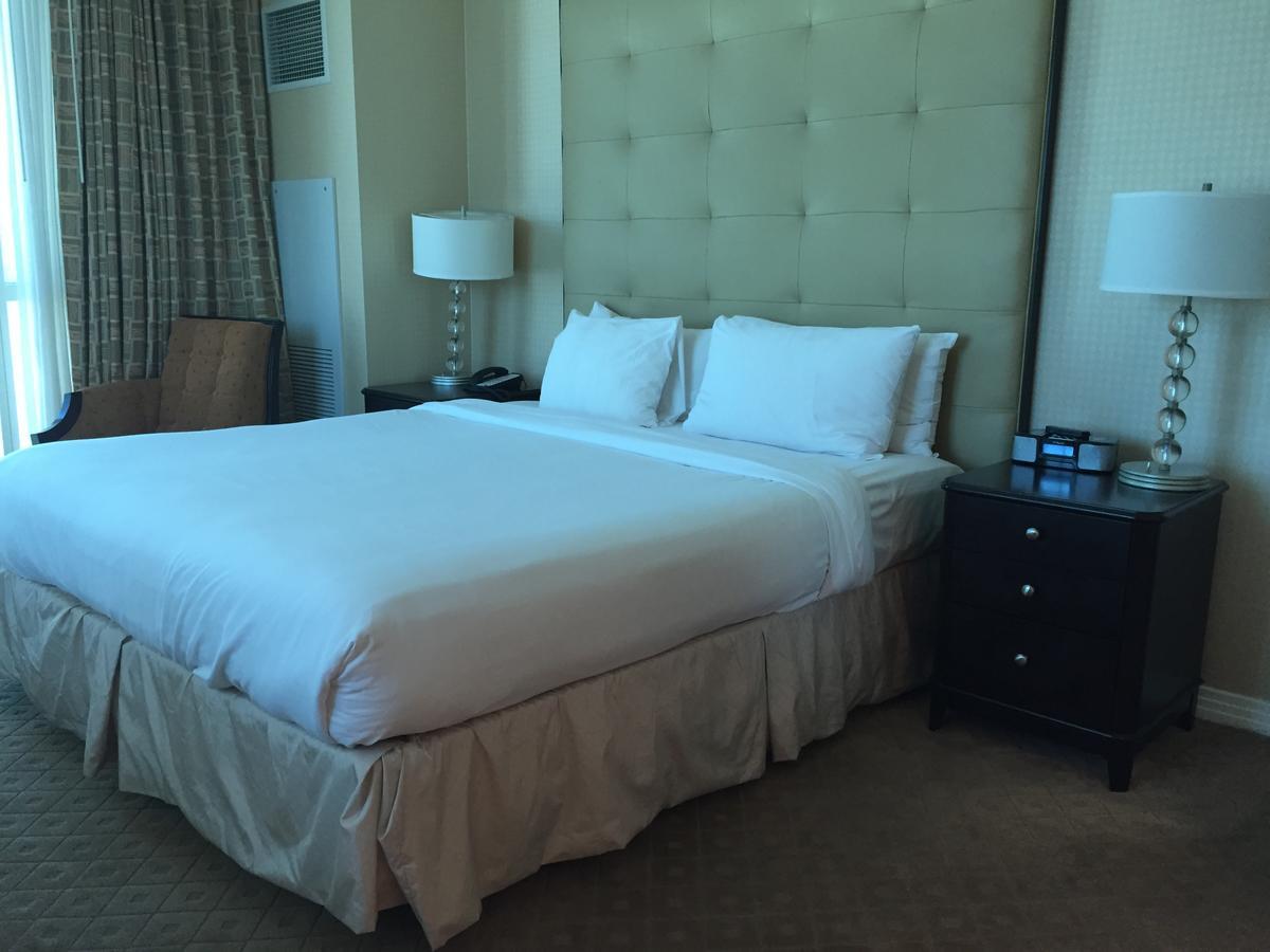 Apartahotel True 1br Balcony With Strip View At Mgm Signature
