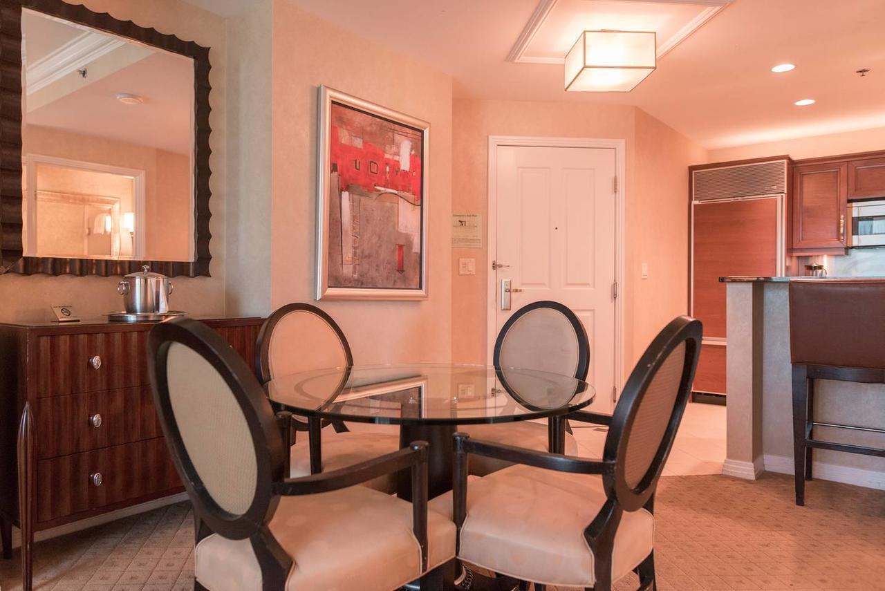Apartahotel True 1br Balcony With Strip View At Mgm Signature