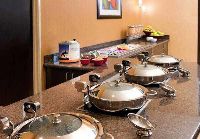 By Marriott Vegas Hughes Center 3*
