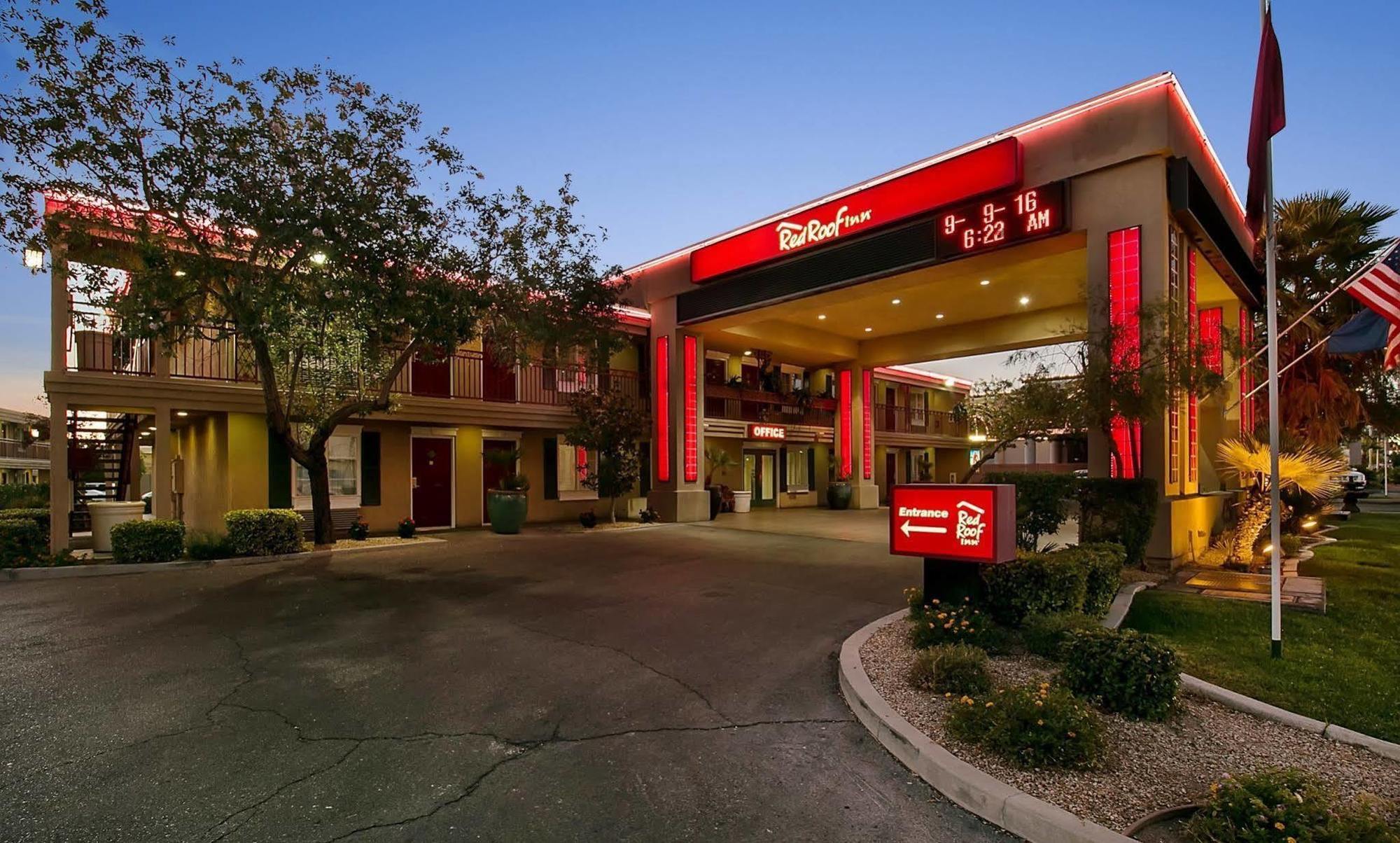 Red Roof Vegas 2*