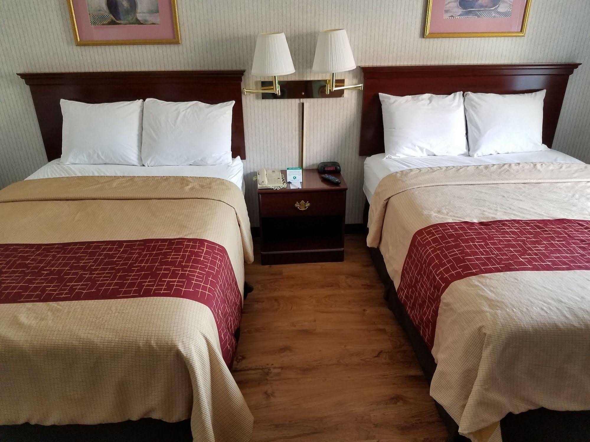Red Roof Vegas 2*