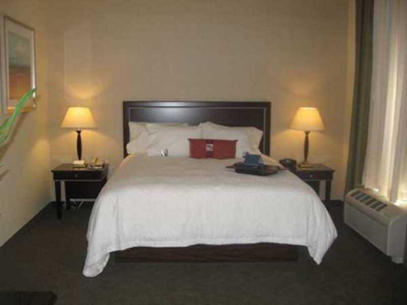Hampton Y Vegas South Hotel 3*
