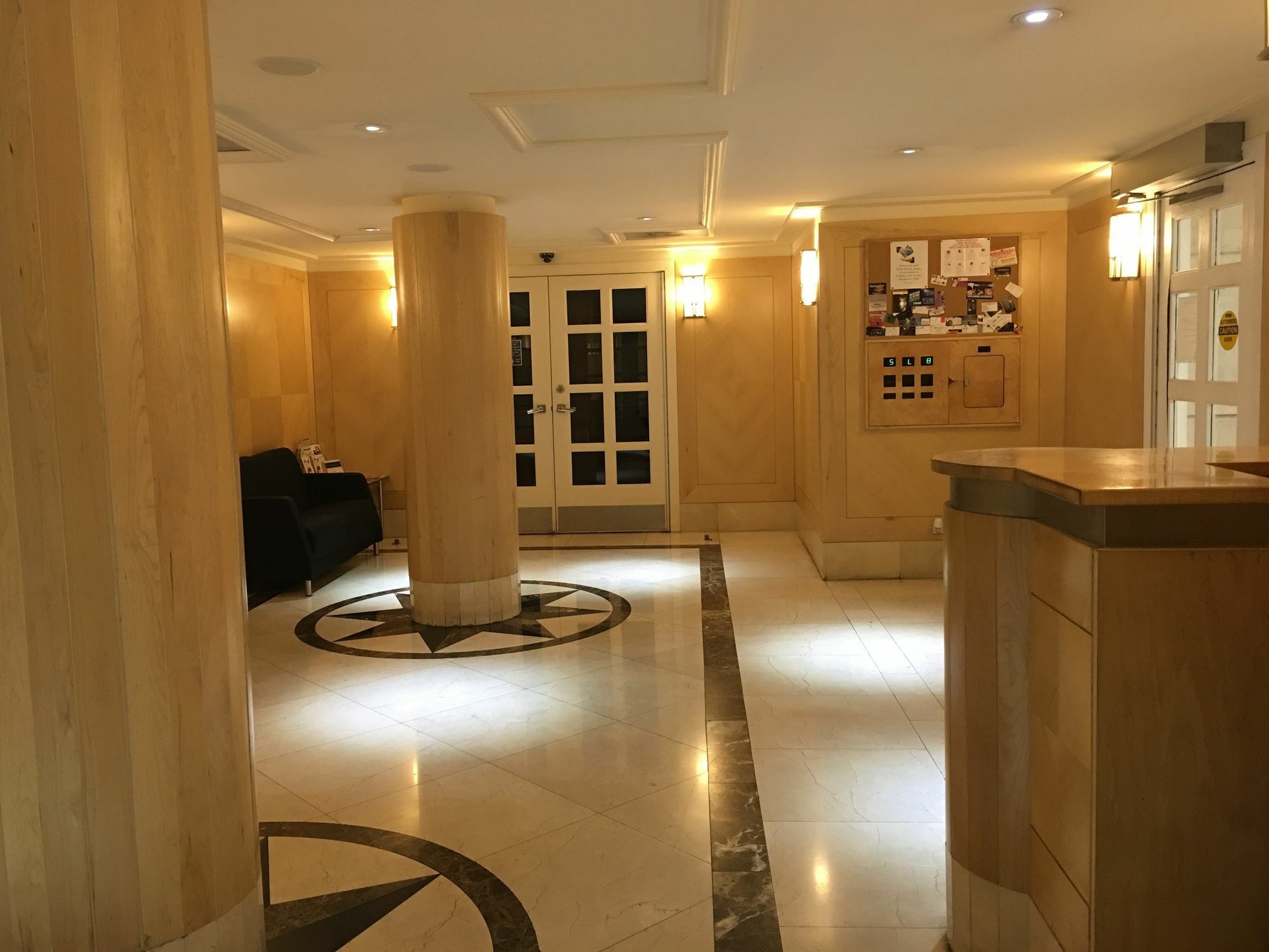 Country Club Luxury Hotel 3*