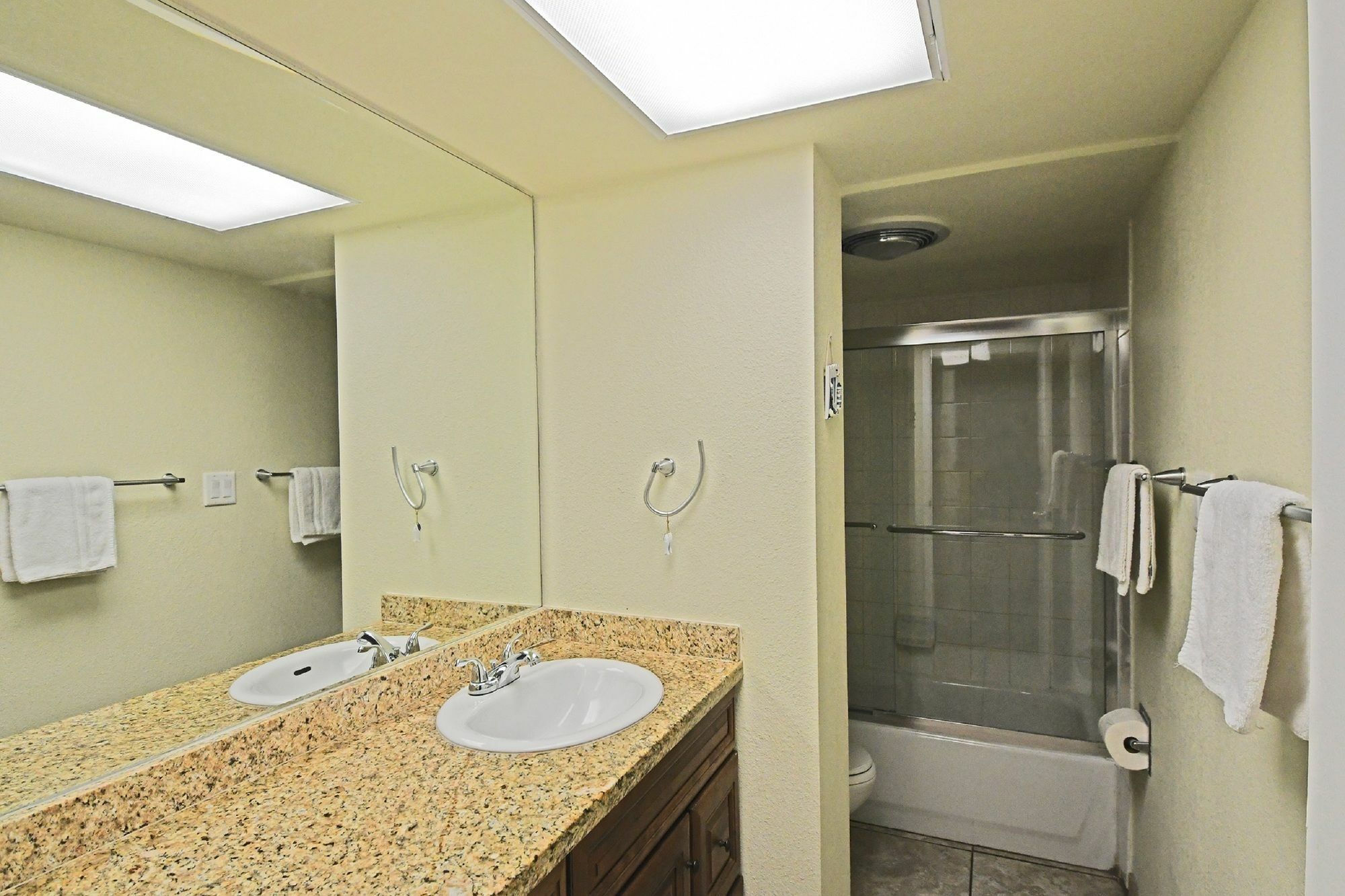 Country Club Luxury Hotel 3*