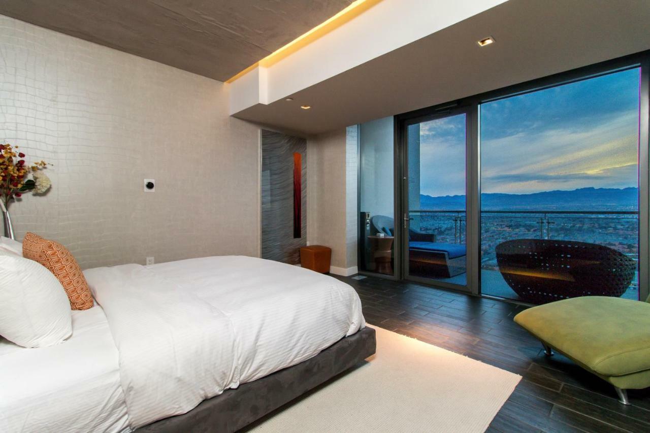 Romance Phenthouse At Palms Place *