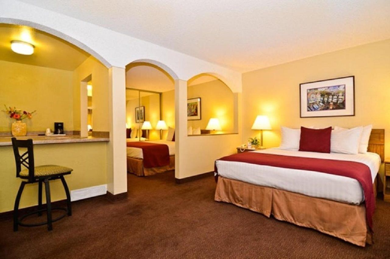 Mardi Gras & Casino Hotel
