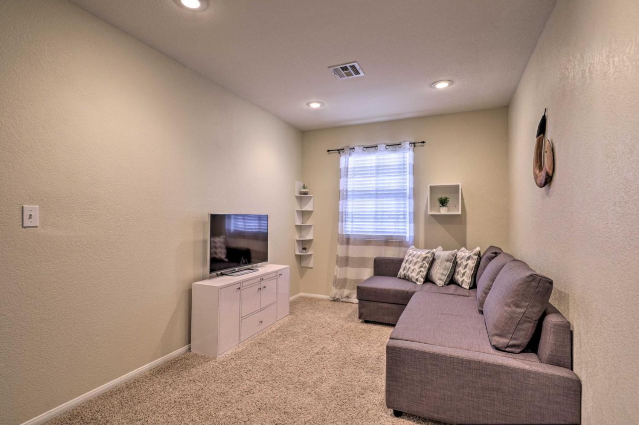 Luxurious Vegas Digs Hot Tub, Bbq, Cabana And More! Сasa de vacaciones
