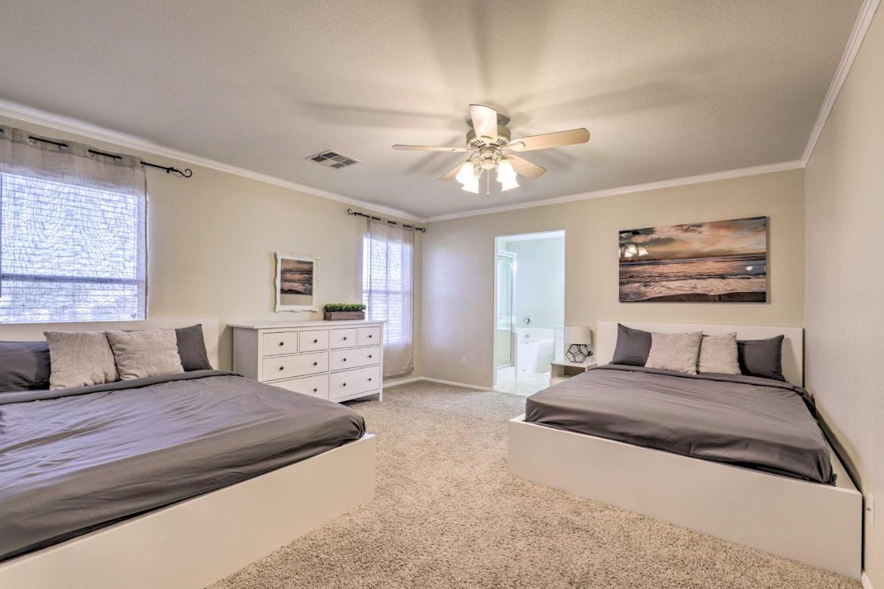 Luxurious Vegas Digs Hot Tub, Bbq, Cabana And More! Сasa de vacaciones