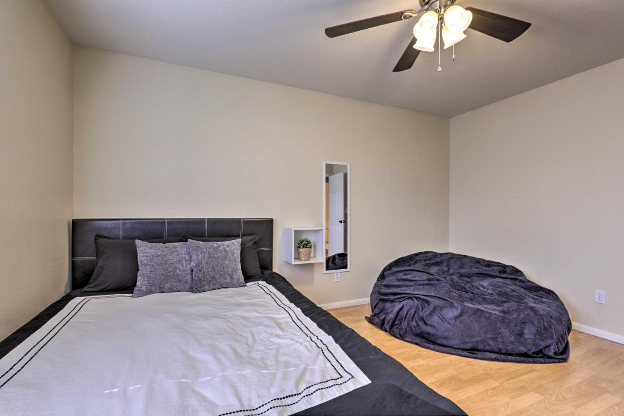 Сasa de vacaciones Luxurious Vegas Digs Hot Tub, Bbq, Cabana And More!
