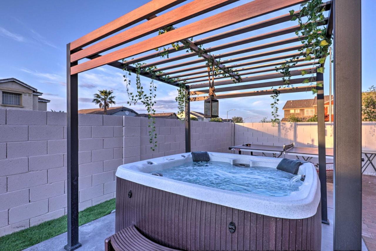 Luxurious Vegas Digs Hot Tub, Bbq, Cabana And More! Сasa de vacaciones Las Vegas