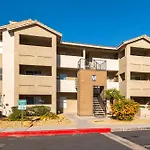 Rio-Adjacent 2Br Pool, Gym, Free Parking