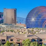 Modern Oasis Steps Away From The Las Vegas Strip